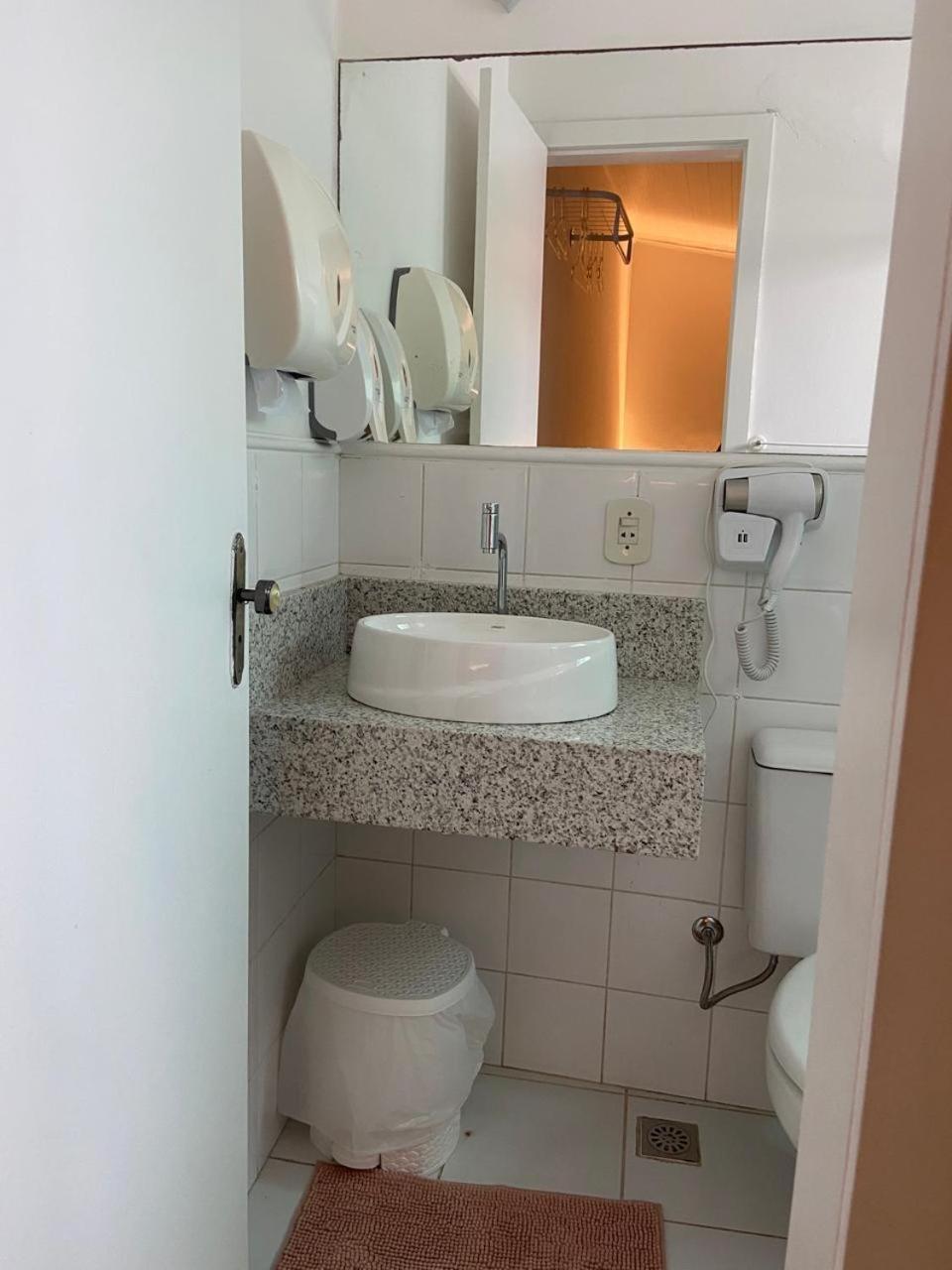Small Single Room,1640386756:JPEG